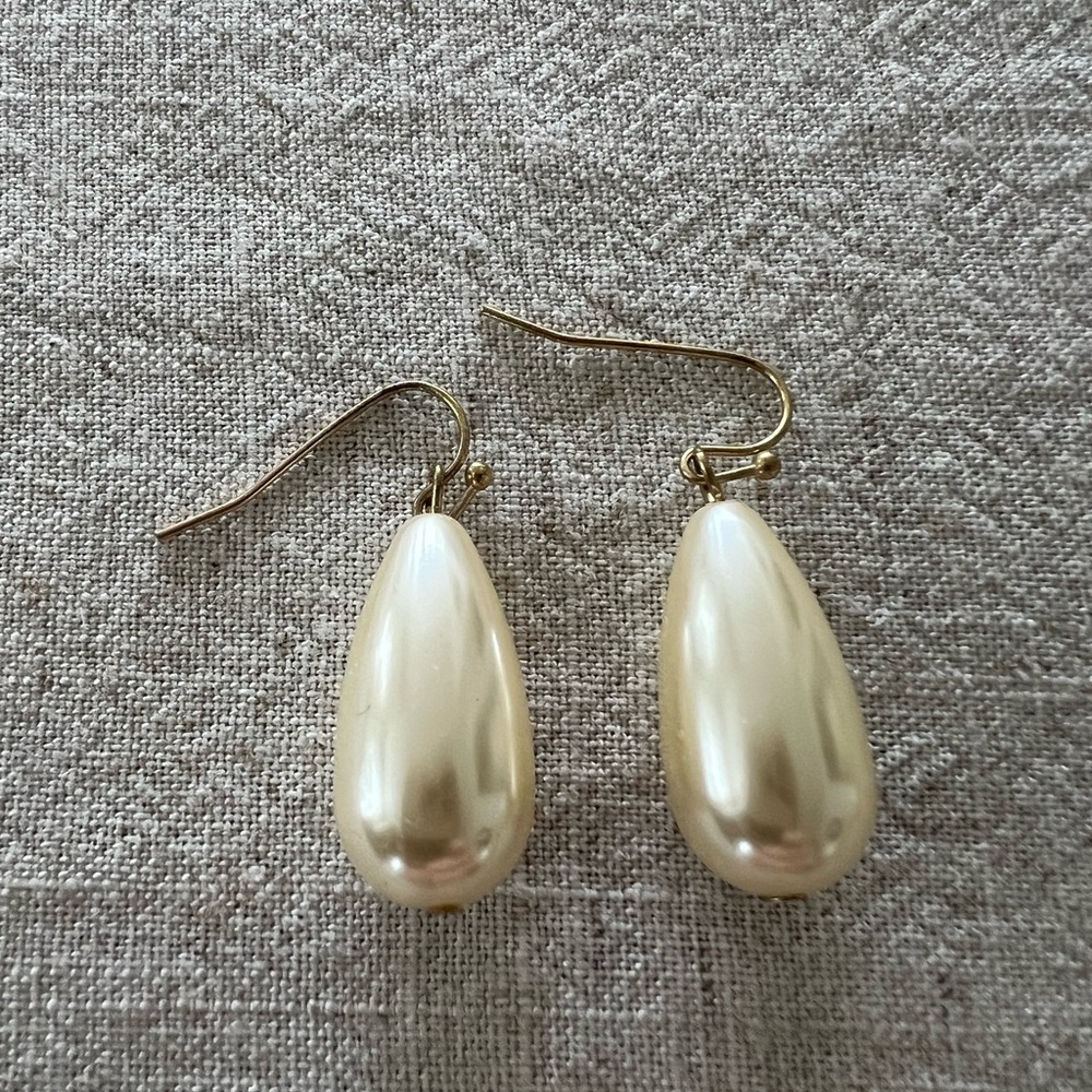 Pearl Teardrops